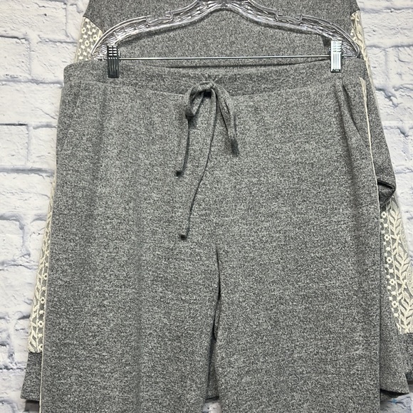 NWOT-Flora Nikrooz Women's Lace Trim Harbor Cozy Pajama Set  Charcoal Gray - Picture 10 of 11